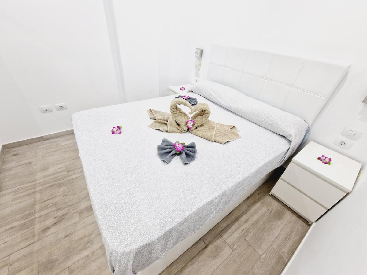 Luxury San Marino Apartment & Pool View Лос-Крістіанос Екстер'єр фото
